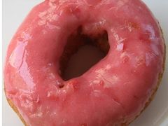 红莓口味的甜甜圈-多乐之日(五道口店)
