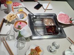 -海底捞火锅鲜切牛肉主题店(长寿路店)