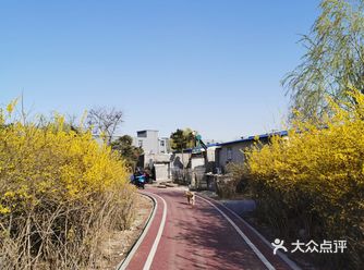 陡河带状公园，从陡河水库水闸开始，穿越开平区、路北区