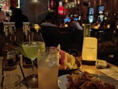 -FOUR PLAY BAR