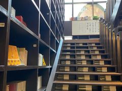 -钟书阁(松江泰晤士小镇店)