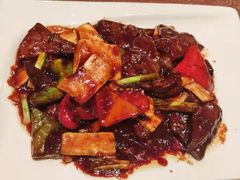 酱爆猪肝-东方明珠老上海8号餐厅