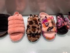-UGG(燕莎奥特莱斯购物中心店)