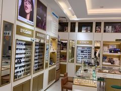 -美式眼镜·授权蔡司.依视路.尼康.豪雅.明月(人民广场店)