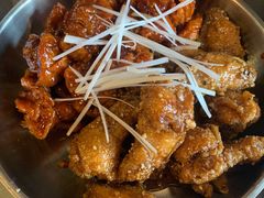 原味炸鸡和酱油鸡双拼-MI WU FACTORY米屋美食工厂餐厅(绿地店)