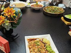 -有红鸡毛店·川菜(建设路店)