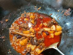-三江鱼东北特色铁锅炖(骆驼店)