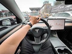 -TESLA 特斯拉(上海太古汇体验店)