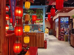 -宽板凳老灶火锅(台湾街店)