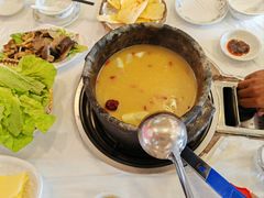 -鲁朗纳麦石锅鸡庄园