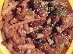 -多嘴超级肉蟹煲(欧亚卖场店)