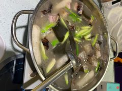 腊肉腊膀汤锅小份-土司宴