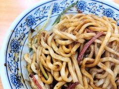 老北京炸酱面-门框胡同百年卤煮(鸟巢店)