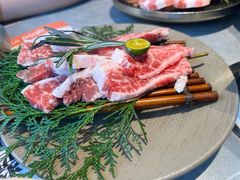 -草家酱蟹炭火烤肉店(珲春南路一店)