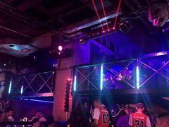 -UP嘻哈酒吧(粉巢店)
