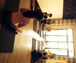 小课中-瑜舍连锁瑜伽