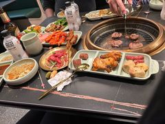 -梨花甄选自助烤肉(小寨原力场店)