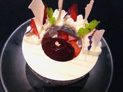 草莓奶冻-AZUL by FUEL蓝色·法式酒馆(琶醍店)