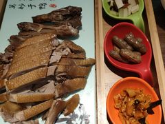 -有红鸡毛店·川菜(建设路店)