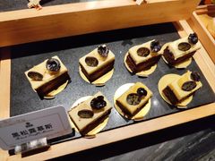 -雍容荟帝王蟹活龙虾展台自助(IFS黑金店)