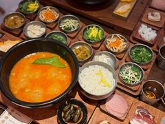 -银米·云南传统过桥米线(双廊黑金冠店)