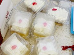 -红宝石·鲜奶小方·海派西点房(长阳店)