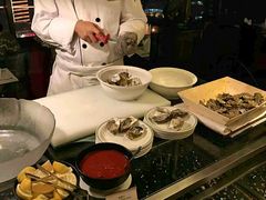 生蚝-广州花园酒店-凌璇阁360度高空海鲜自助餐CAROUSEL