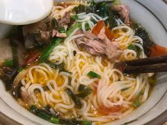 -呼啦面馆·头牌豌杂面(爱琴海店)