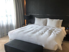 -上海滴水湖皇冠假日酒店