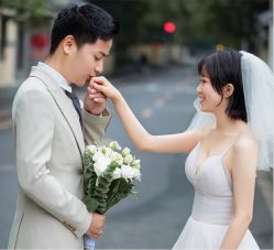 -雪中彩影婚纱摄影·微光艺术中心