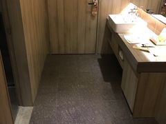 -西安大雁塔科技大学地铁站亚朵酒店