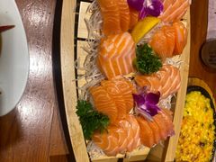 -青瓦餐厅·生鱼片·韩园烤肉(西塔店)