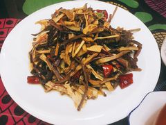 -小厨子私房菜·云南美食店