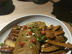 卤干子-巴厘龙虾·榜首油焖大虾(音乐学院·沿江酒馆店)