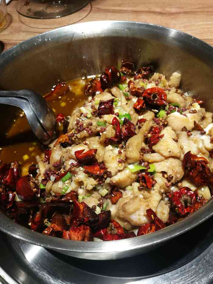 岁岁鱼(晋安路店)-"在晋安路上很好找,二楼靠窗的位置视野很开.