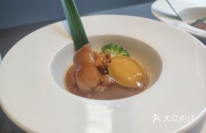 Braised Abalone with Farm Pork Trotters
