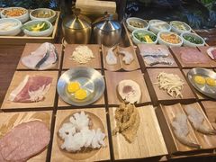 -银米·云南传统过桥米线(双廊黑金冠店)