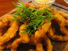 酥炸鱿鱼圈附大蒜蛋黄酱-卡朋厨房(289艺术园区店)
