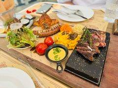 -Mark&Mars Restaurant