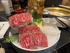-山川小町·极番烧肉(新地假日广场店)