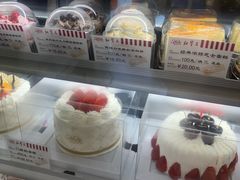 -红宝石·鲜奶小方·海派西点房(金杨店)
