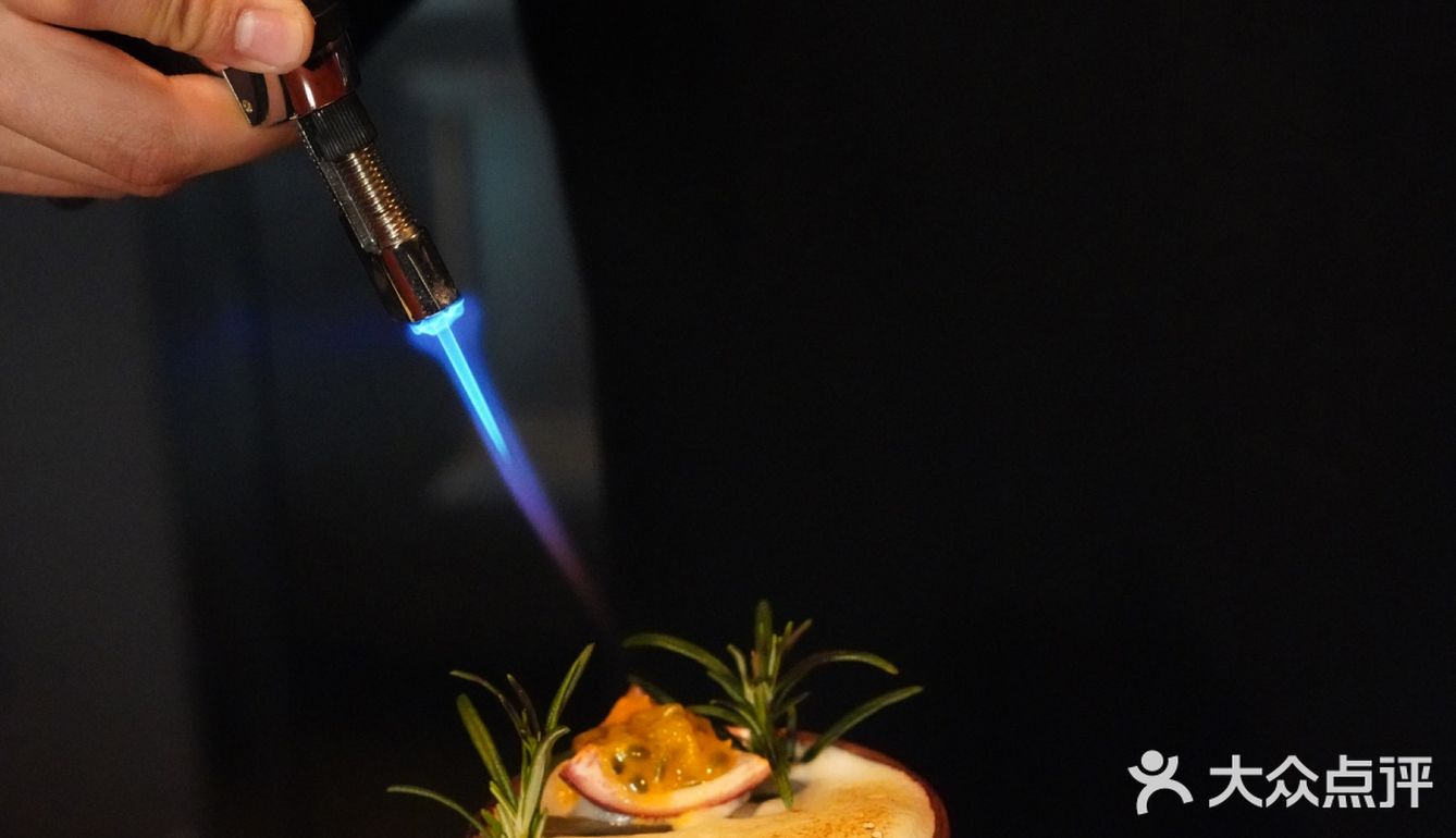 火焰围桌餐厅🔥法式氛围芦苇ROZO