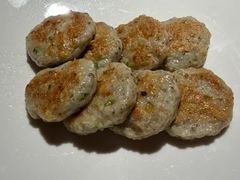 煎均安鲮鱼饼-大良毋米粥 · 粥底火锅(岭南天地店)
