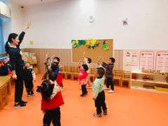 -小门牙好性格托育(北外滩中心)