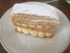 -ROAST coffee & eatery