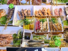 -山野的朋友露营炭火烤肉