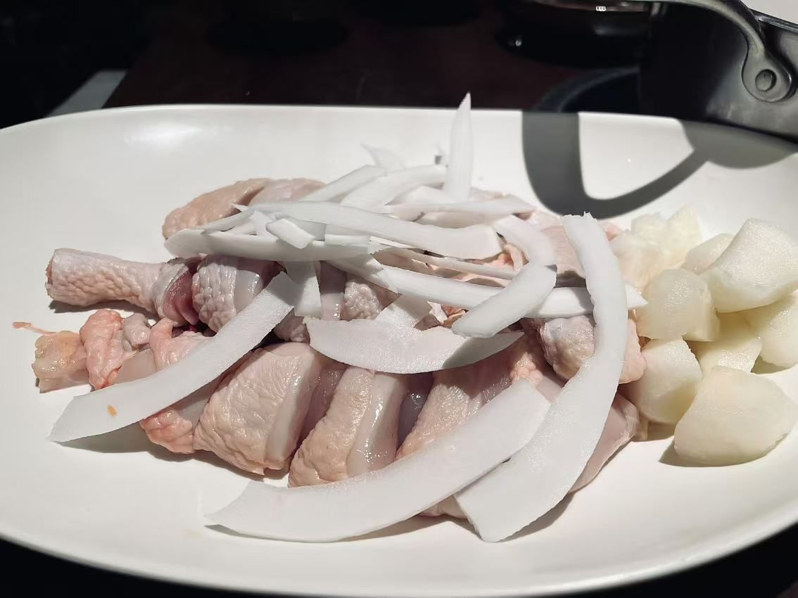 来源鲜榨椰子原浆,真原汁原味椰子鸡