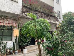 -彳亍咖啡·这里(水湾路店)