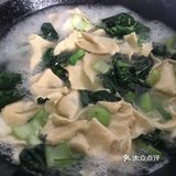午餐首选好吃美味的青菜面疙瘩