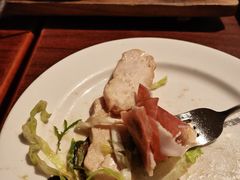 -香格里拉鱼跃地中海西餐厅·牛排披萨